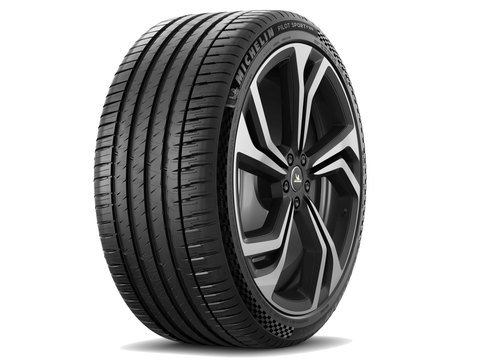 MICHELIN PILOT SPORT 4S tire